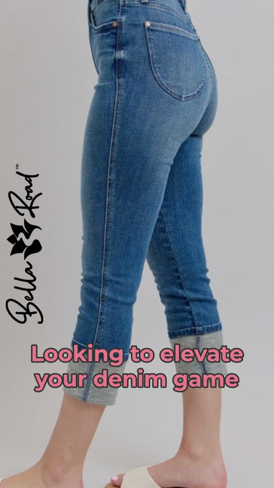 Capris That Celebrate Every Curve Effortlessly