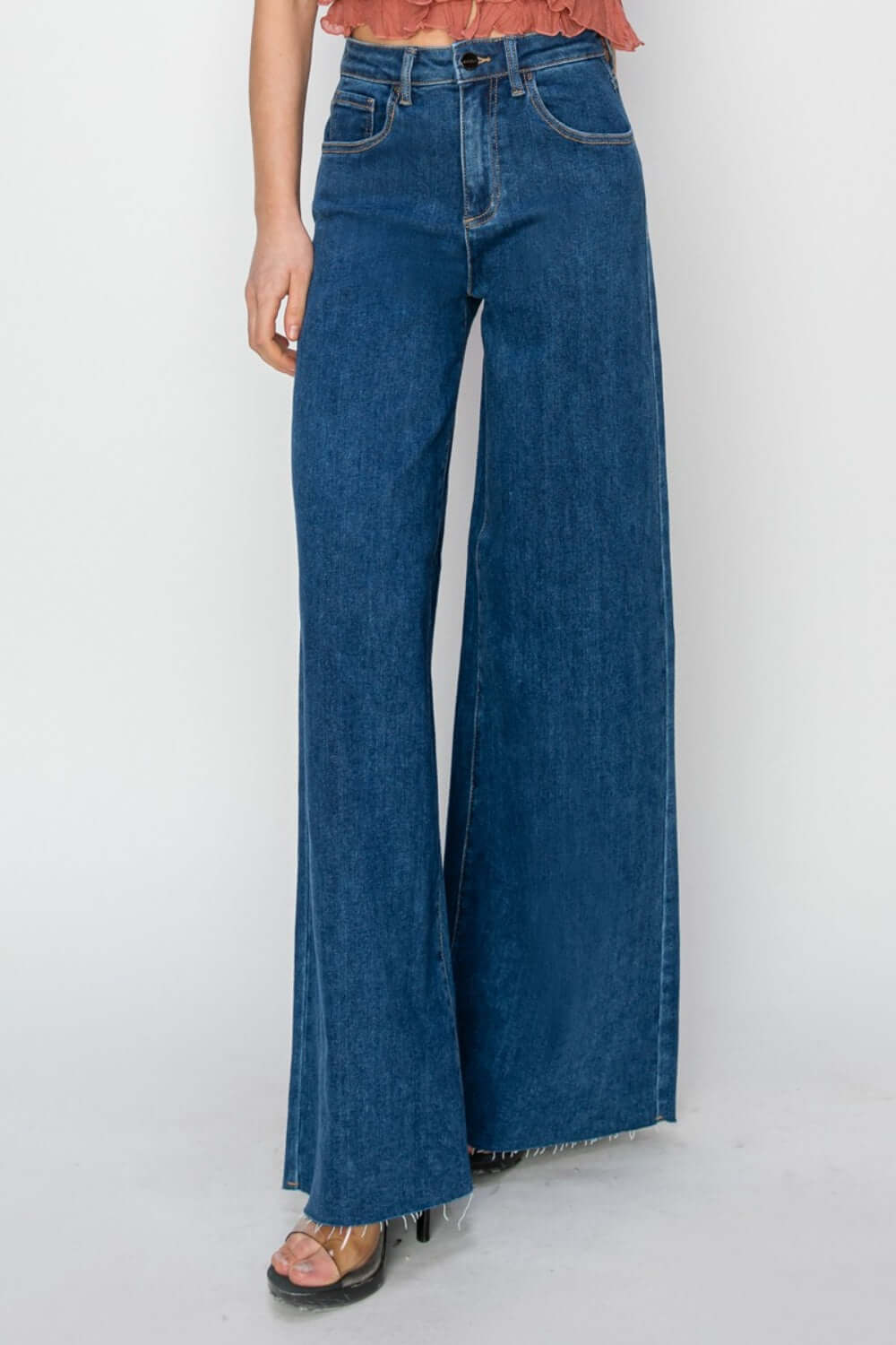 High rise Risen Jeans high-waisted palazzo jeans with wide-legged silhouette for modern and elegant style.