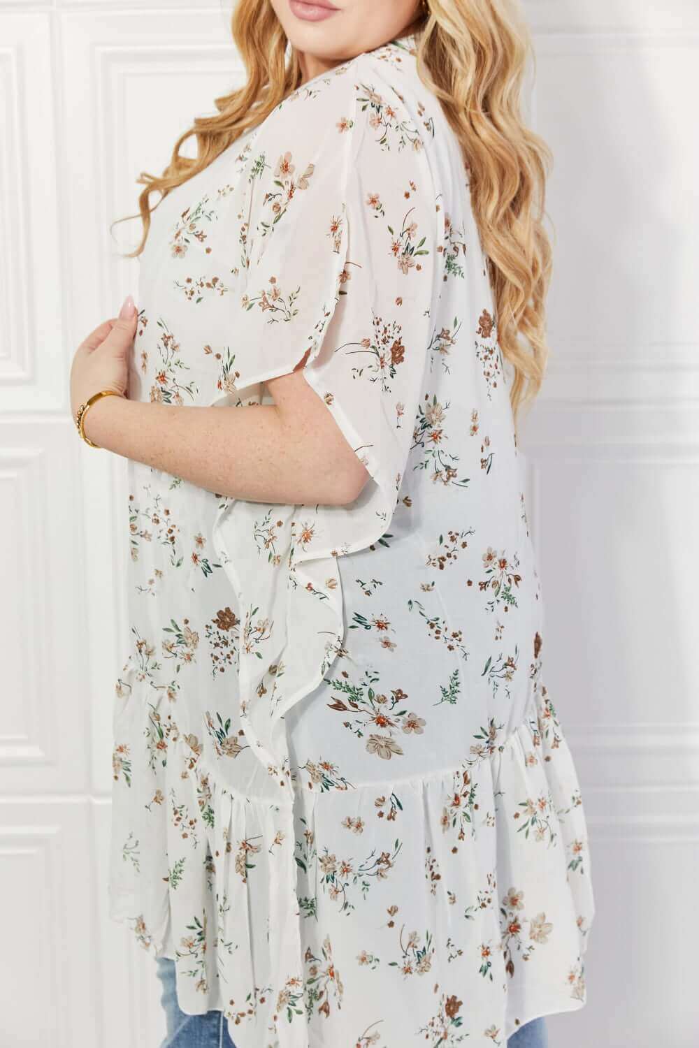 JUSTIN TAYLOR Meadow of Daisies Floral Kimono at Bella Road