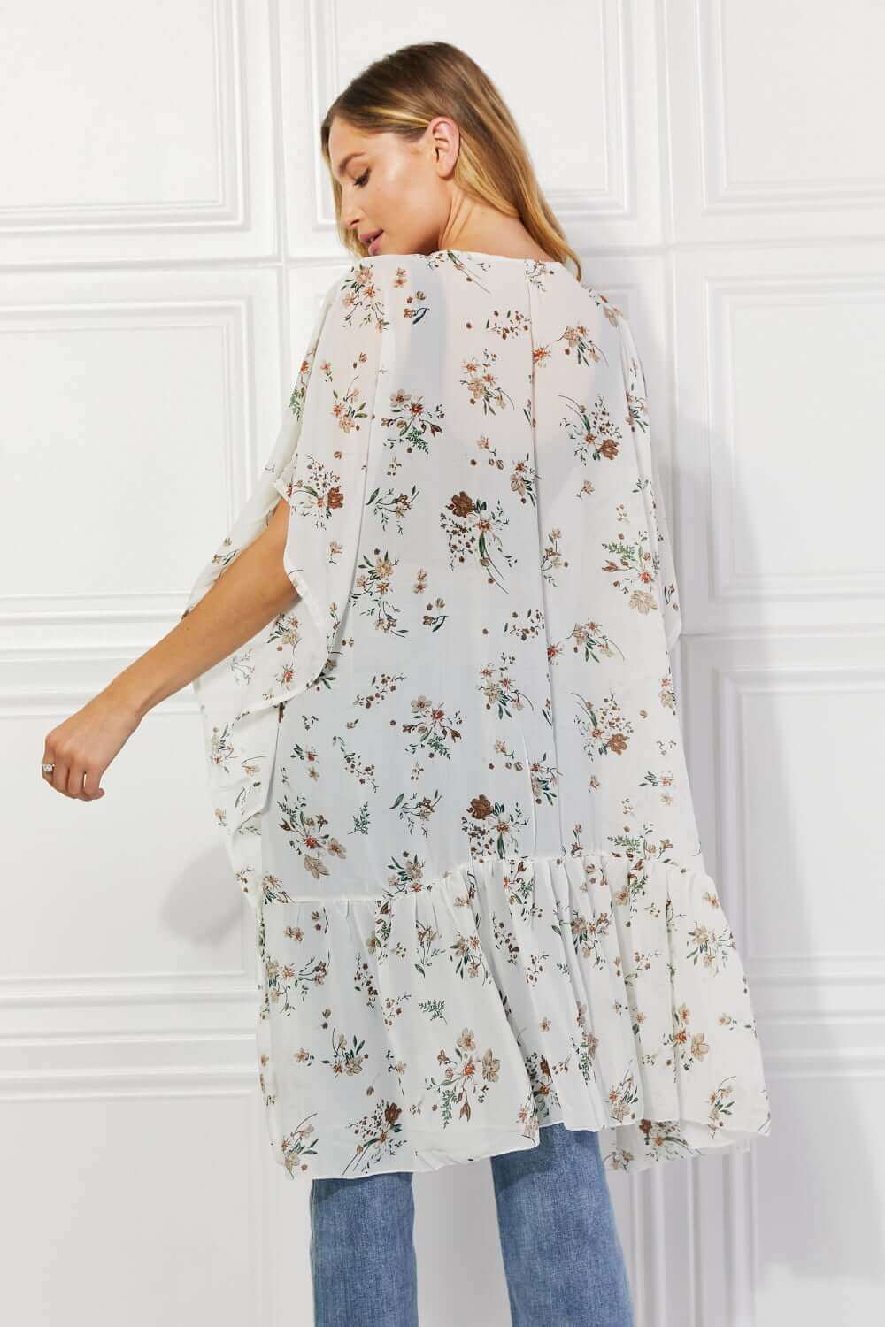 JUSTIN TAYLOR Meadow of Daisies Floral Kimono at Bella Road