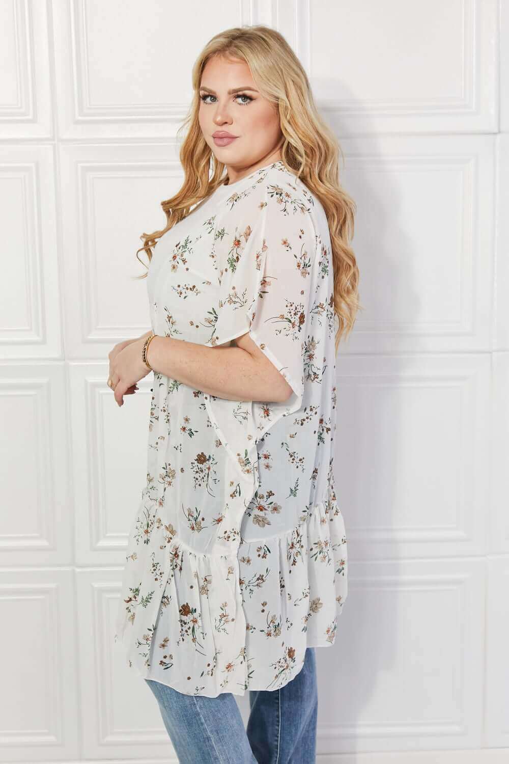 JUSTIN TAYLOR Meadow of Daisies Floral Kimono at Bella Road