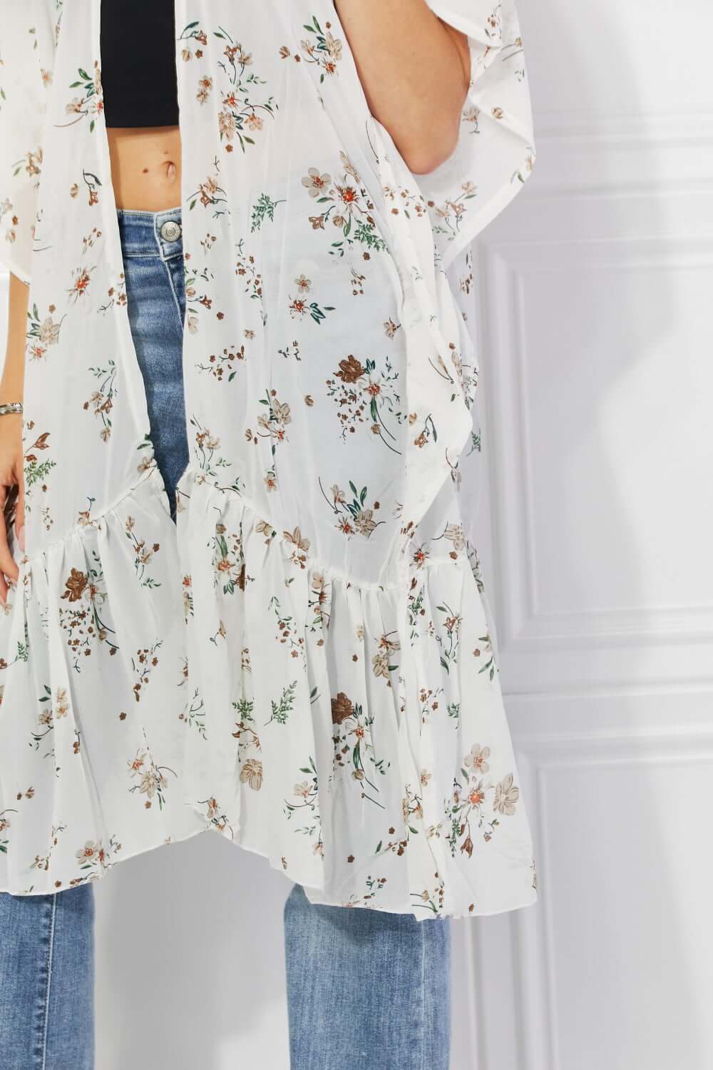 JUSTIN TAYLOR Meadow of Daisies Floral Kimono at Bella Road