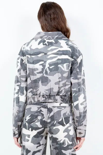 Back view of American Bazi camouflage zip-up cropped rider jacket, showcasing its trendy design and stylish fit.