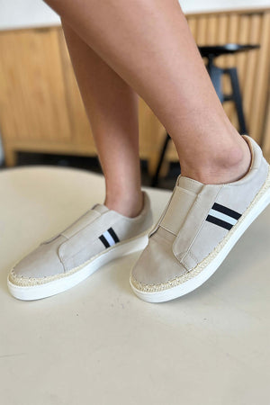 Striped Round Neck Sneakers