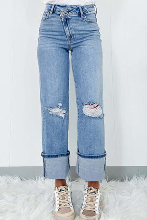 Trendy distressed straight jeans with pockets, slightly stretchy denim, featuring stylish ripped details, perfect for casual chic looks