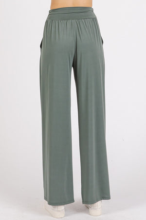 Mittoshop stretch banded waist wide leg pants with pockets in green, showcasing stylish and comfortable design.